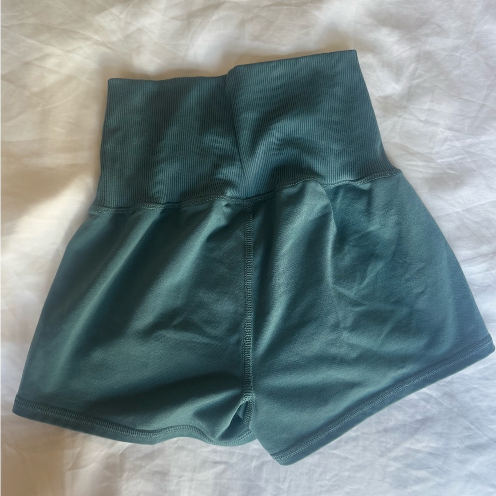 Alo Yoga Blue Mini Workout Shorts - S - Picture 3 of 5